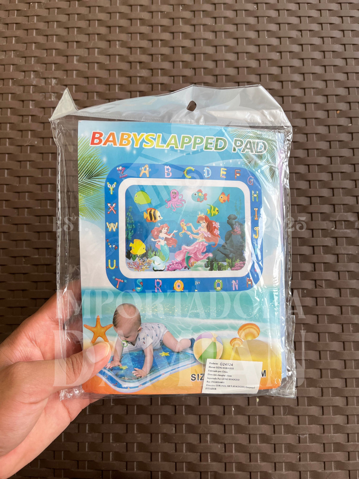 Tapete sensorial de agua para bebé
